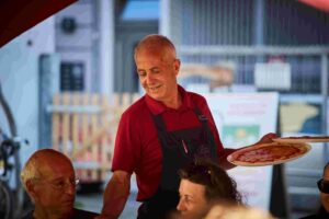 Pizzas von Antonio, La Famiglia Ristorante
